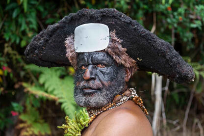 Black Portrait of a Kutumb Tambul tribesman © Roberto Pazzi