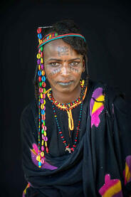 Wodaabe Tattoos Portrait of a young Japto - Wodaabe girl © Roberto Pazzi