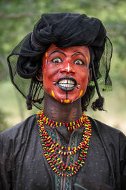 Pageant Contestant Portrait of a Sudosukai - Wodabee tribesman © Roberto Pazzi
