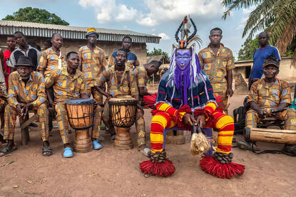 Zauli Dancer Portrait of a performer for the Zauli dance, from the Guro ethnic group © Roberto Pazzi