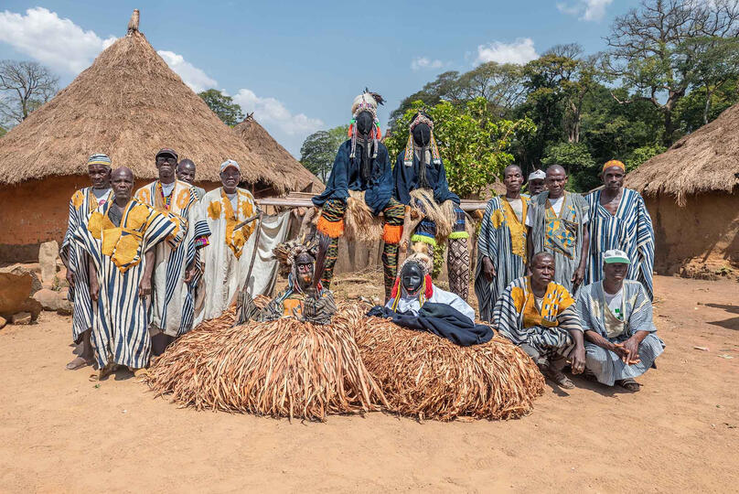 Yacuba Culture Group of Yacuba elders with the traditional Yacuba masks © Roberto Pazzi
