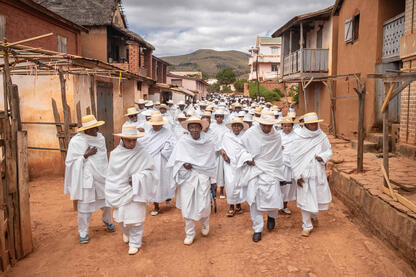 The Sunday Procession The congregation of the Fifohazana movement © Roberto Pazzi