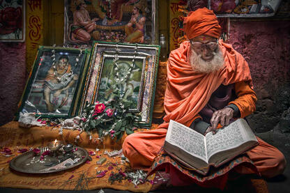 The Prayer Portrait of a sadhu in prayer © Roberto Pazzi