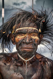 The Elderly Warrior Portrait of an elderly Dani warrior © Roberto Pazzi