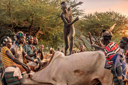 Ukuli Bula The bull jumping ceremony, a traditional initiation ritual marking the transition to adulthood © Roberto Pazzi